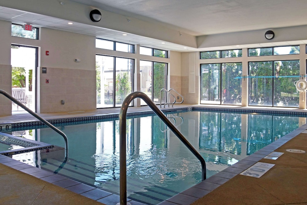 Comfort Inn & Suites NW Milwaukee - photo 46