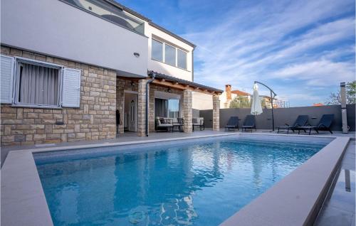 Cozy Home In Posedarje With Wifi — 4-Star Luxury Hotel in Posedarje, Croatia