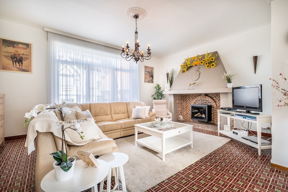 Villa in Koksijde With Sunny Garden — 4-Star Luxury Hotel in Koksijde, Belgium