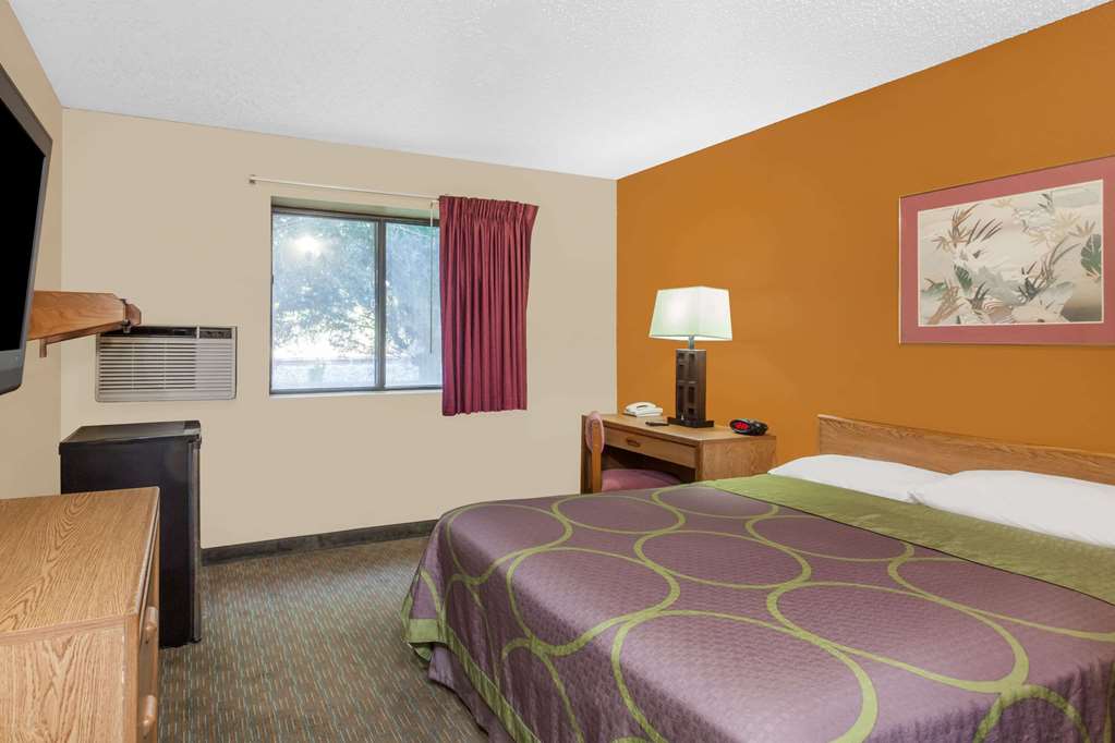 Super 8 By Wyndham Charlotte Amusement Park Area - photo 10