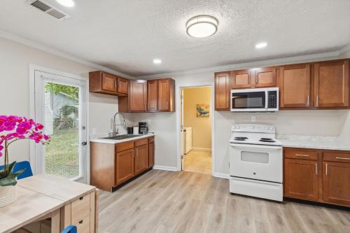 Elm Two Bedroom House in Historic Loveland — 4-Star Luxury Hotel in Loveland, United States