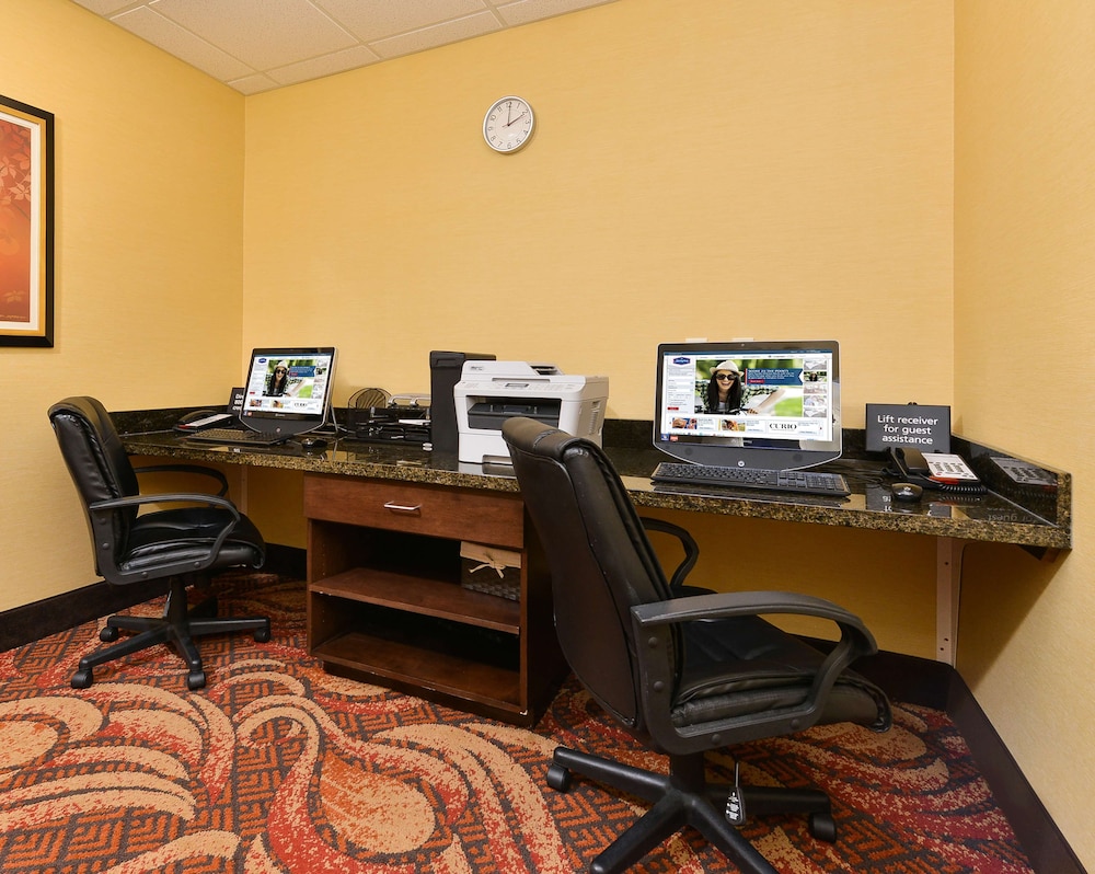 Hampton Inn Clinton IA - photo 54