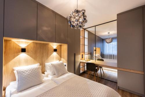 Fancy residence private parking & garden — 4-Star Luxury Hotel in Budapest, Hungary
