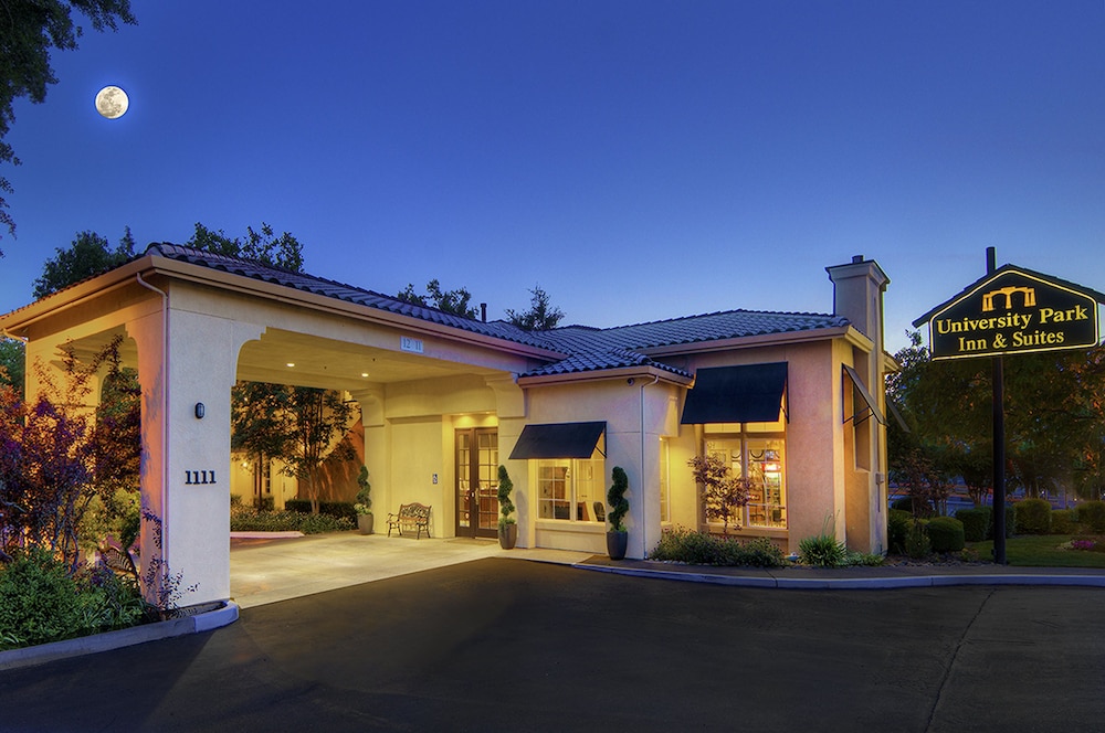 University Park Inn & Suites - featured photo