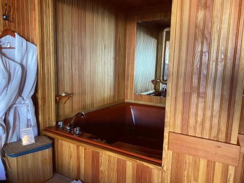 Whistling Winds Motel - photo 27