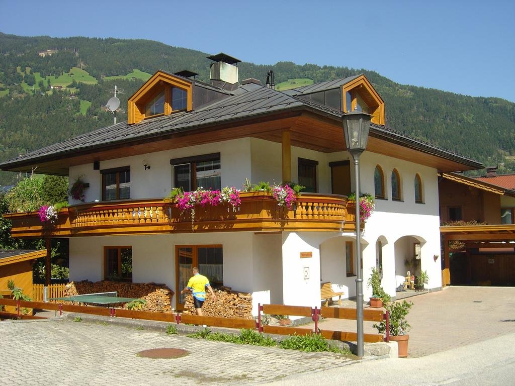 Ferienwohnungen Florl — 4-Star Luxury Hotel in Zell Am Ziller, Austria