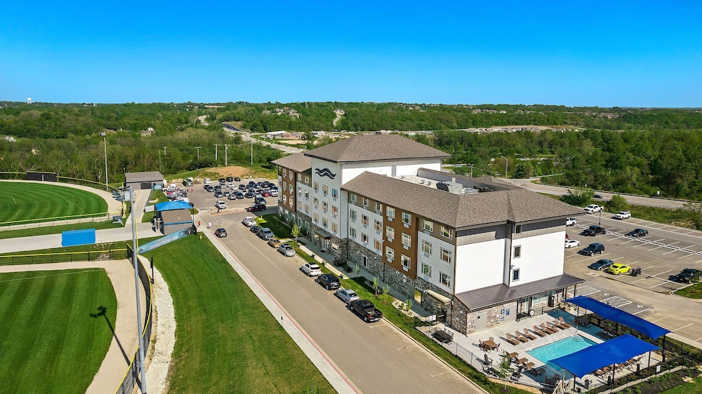 Holiday Inn Exp Parkville - photo 91