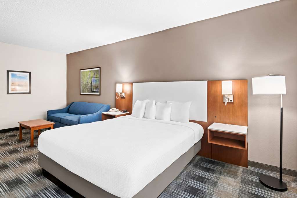 Best Western Ottumwa Inn & Suites - photo 18