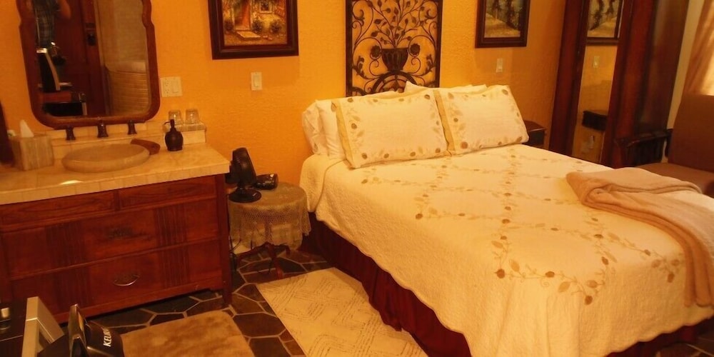 The Collins Inn and Seaside Cottages - photo 31