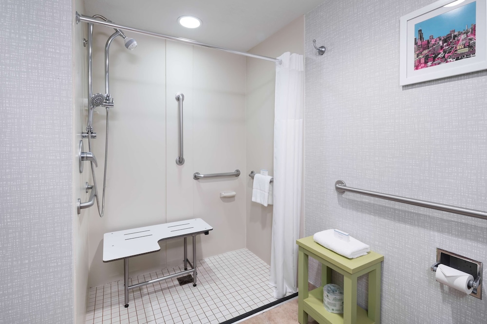 Hampton Inn & Suites Chicago North Shore Skokie - photo 50