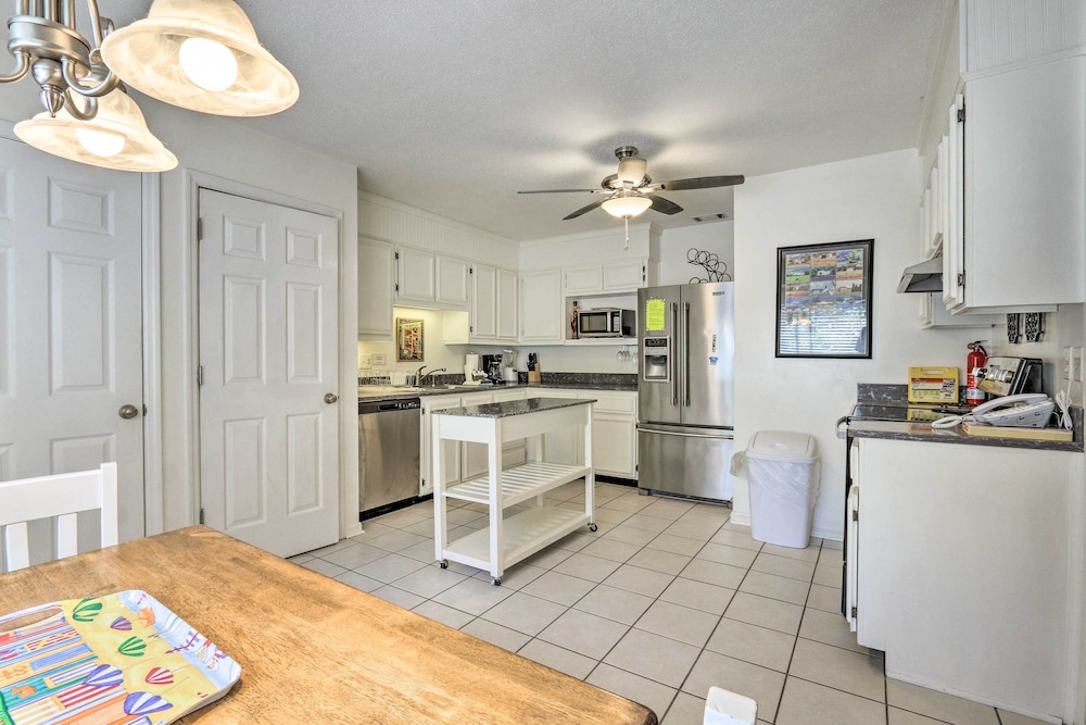 Less Than 1 Mi to Beach Family Friendly Hilton Head Home — 4-Star Luxury Hotel in Hilton Head Island, United States