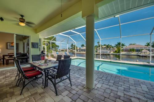 Villa La Favorita — 4-Star Luxury Hotel in Cape Coral, United States