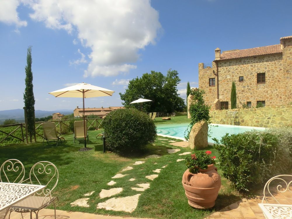 Castel Brunello — 4-Star Luxury Hotel in Montalcino, Italy
