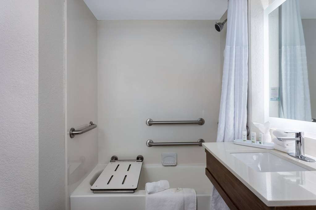 La Quinta Inn by Wyndham Pensacola - featured photo