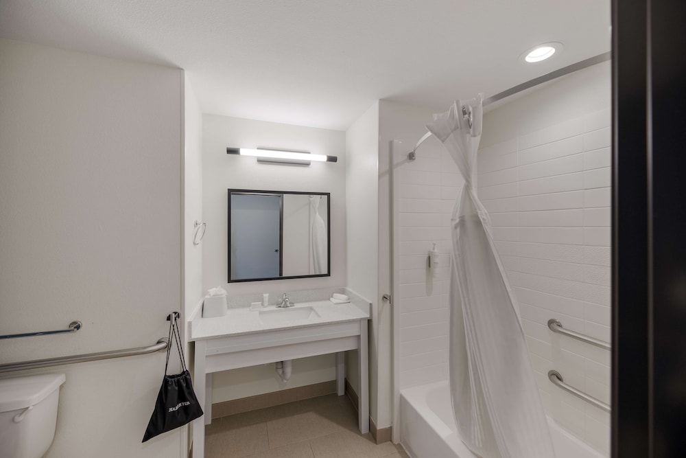 Spark by Hilton Midland South - photo 17