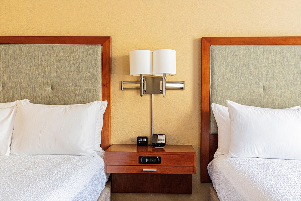 Hampton Inn Charleston Daniel Island - photo 11