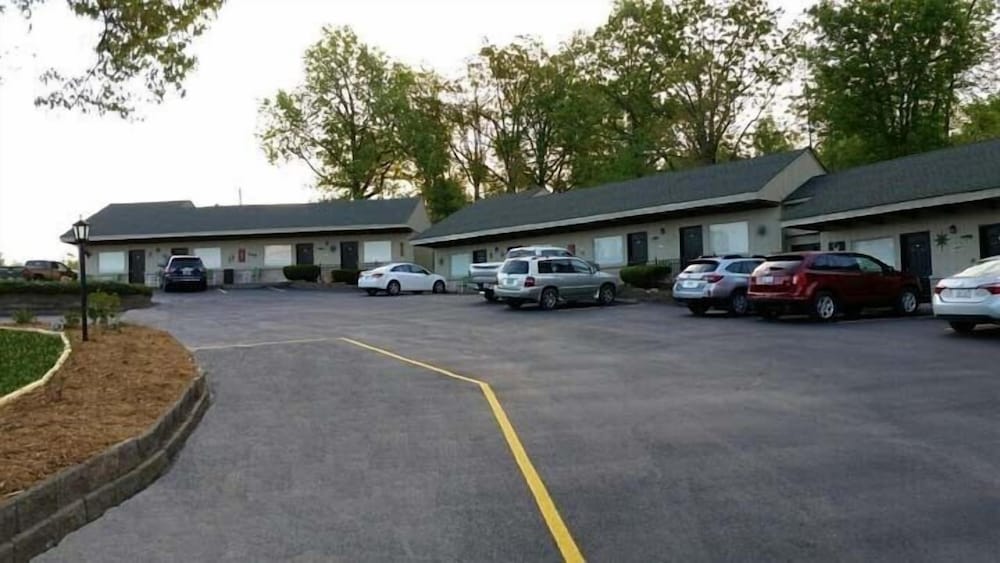 Kentucky Lake Inn - photo 17