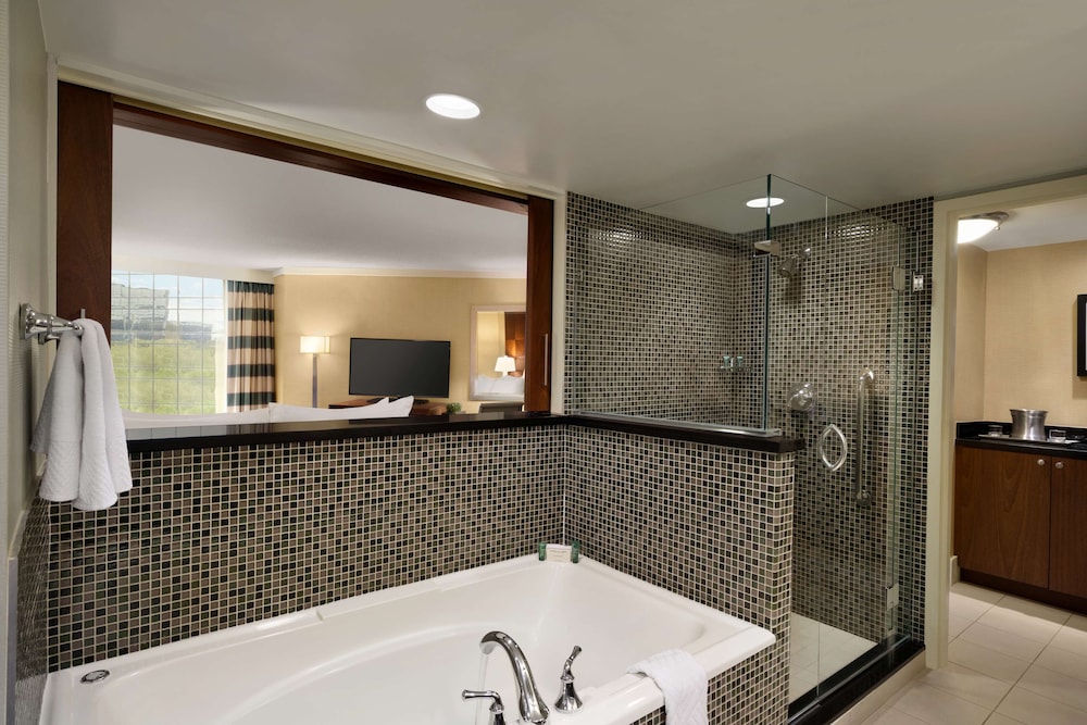 DoubleTree by Hilton Stamford - photo 19