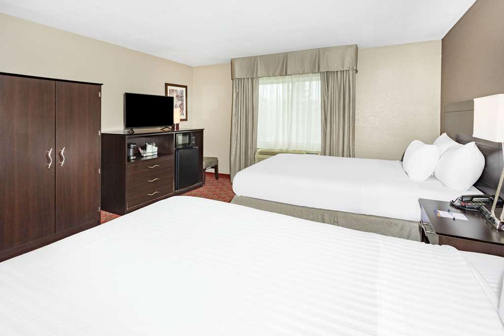 Baymont by Wyndham Brooklyn Center - photo 20