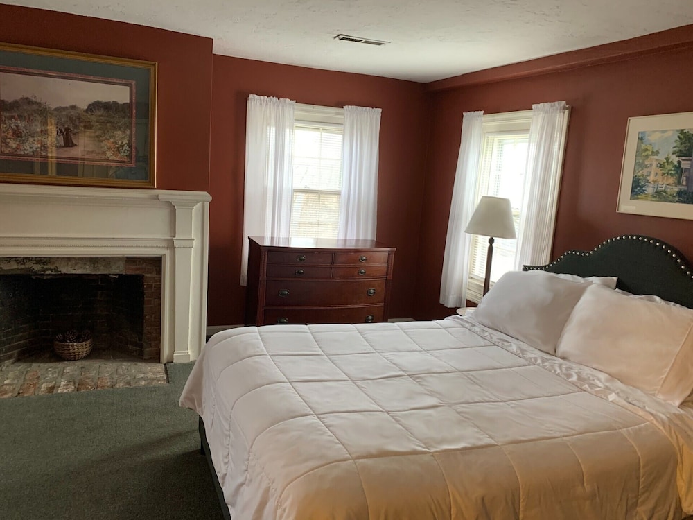 Hunters Grille and Tap at The Grafton Inn — hotel in Grafton