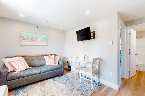 204 at the Shore in Wells, United States