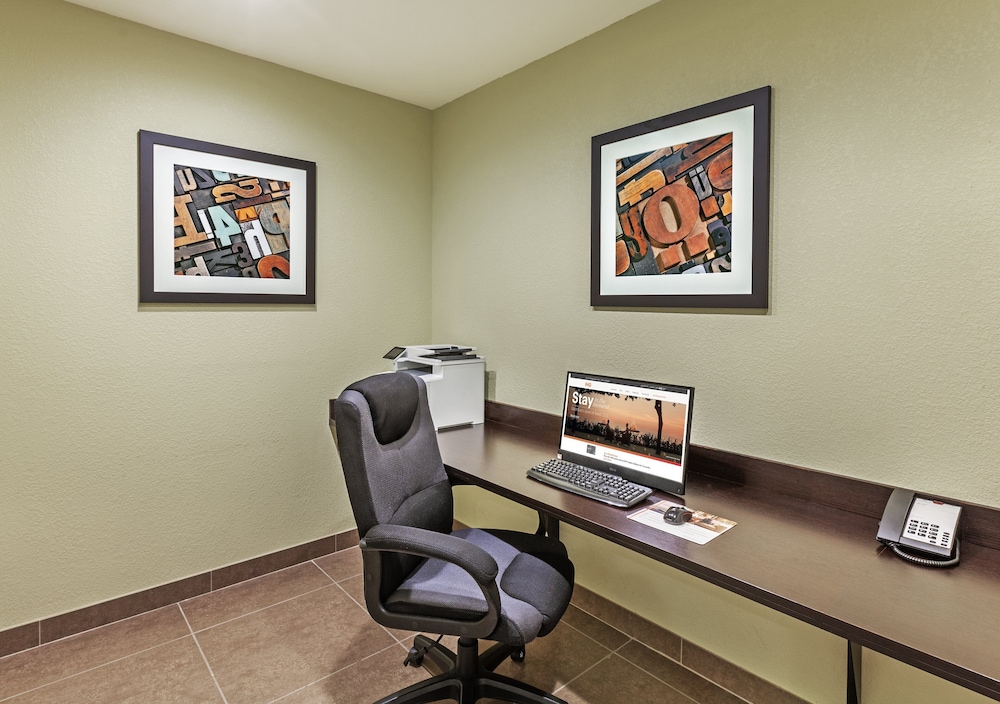 Candlewood Suites Houston North I45 by IHG - photo 22