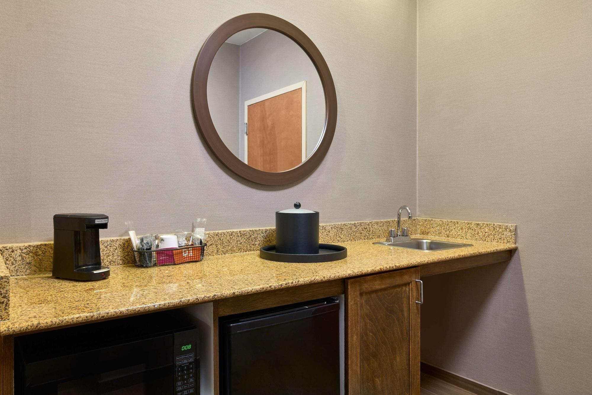Hampton Inn & Suites Providence Smithfield - photo 30
