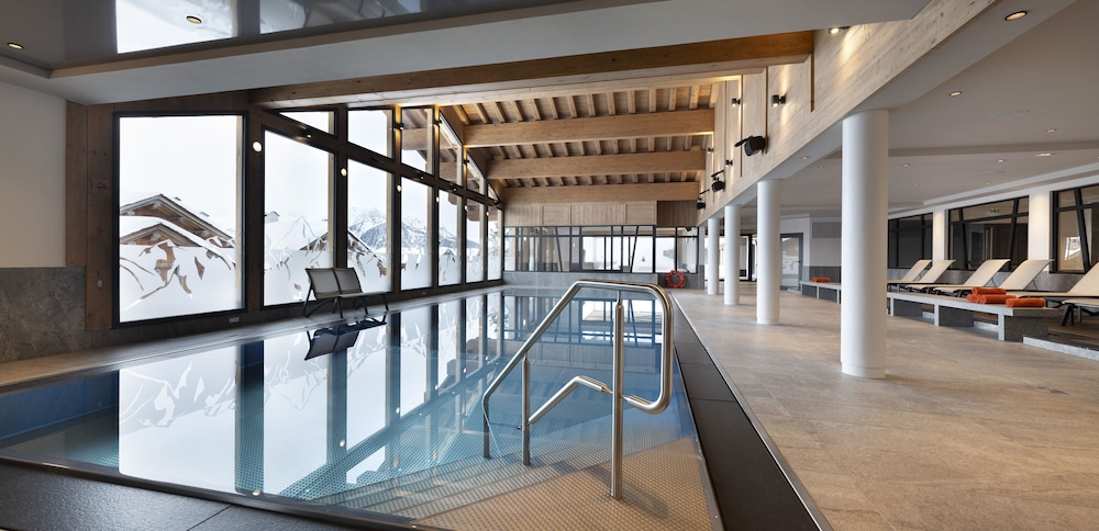 MGM Hôtels & Résidences Résidence Alpen Lodge — 5-Star Luxury Hotel in Bourg-Saint-Maurice, France