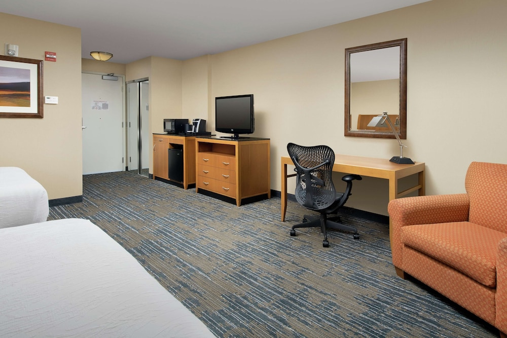 Hilton Garden Inn Yakima Downtown - photo 8
