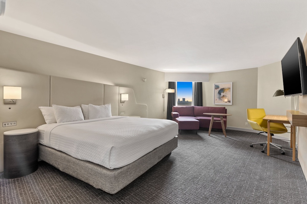 Crowne Plaza Houston Med Ctr Galleria Area by IHG - photo 17