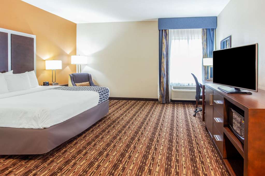 La Quinta Inn & Suites by Wyndham Gonzales TX - photo 12