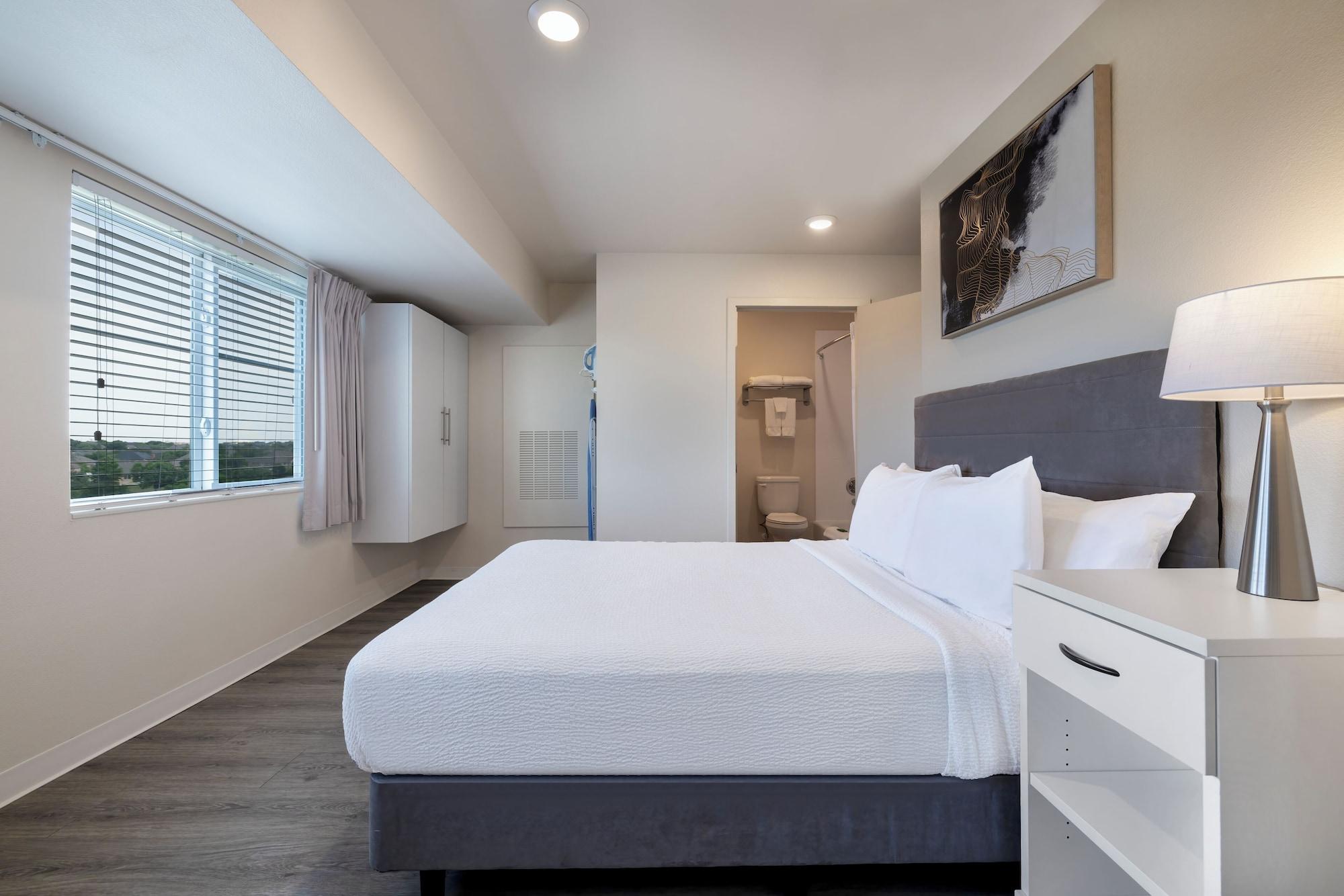 Soka Suites Dallas Las Colinas - photo 7