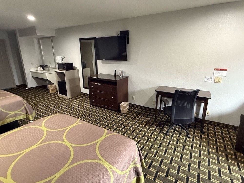 Crystal Inn Northeast Houston Downtown I 610 - photo 16