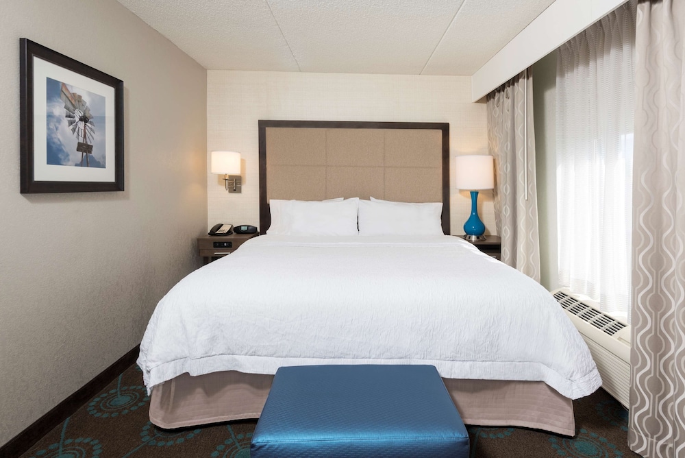 Hampton Inn Bloomington - photo 10