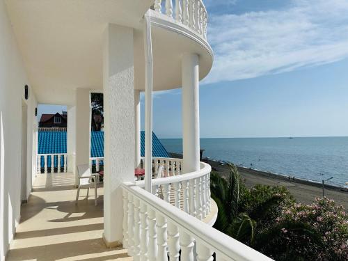 Claude Monet beach hotel — Urek'i — photo 4