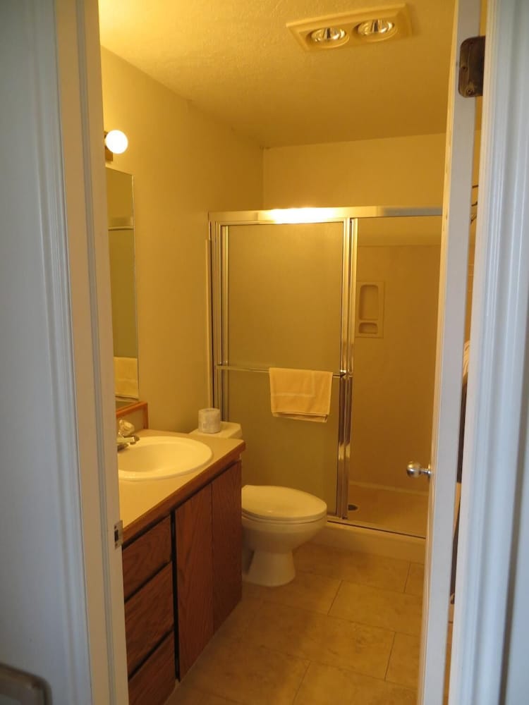 Four Corners Inn - photo 18