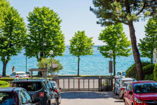 Marialuisa's Home Le Rive Del Lago — 4-Star Luxury Hotel in Desenzano Del Garda, Italy