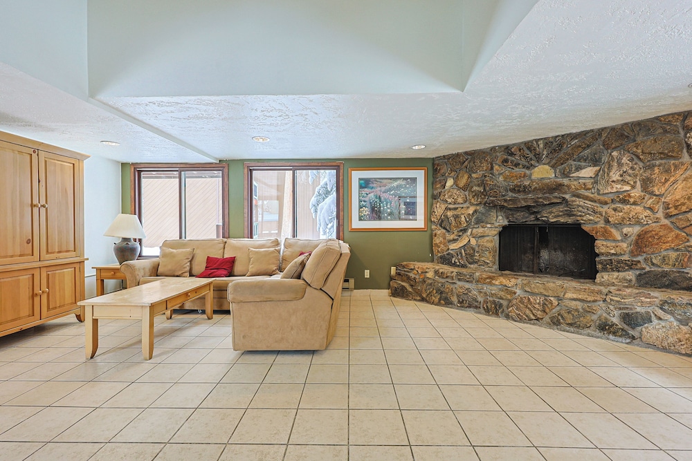 Wild Irishman 2 bed 2 bath Sleeps 9 WIBH - photo 43