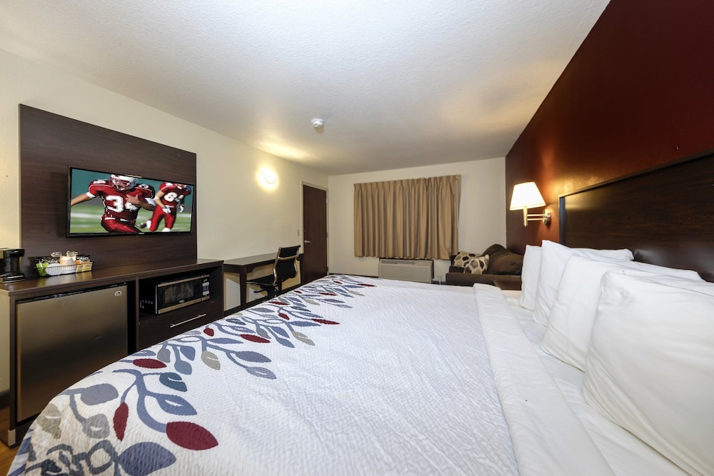 Red Roof Inn Osage Beach Lake of the Ozarks - photo 12