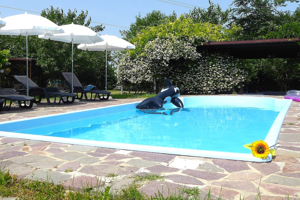 Silea Apartments Pool Garden Treviso — 4-Star Luxury Hotel in Silea, Italy