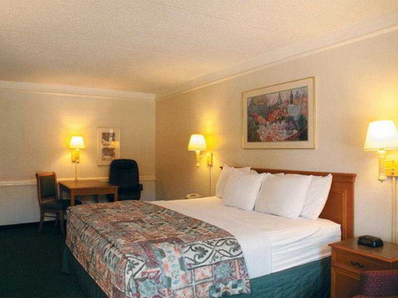 Quality Inn & Suites North Charleston Ashley Phosphate - photo 12