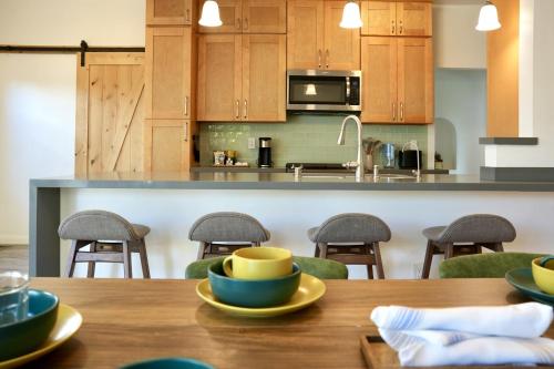 Monthier Townhouse The Grove Los Angeles - photo 6