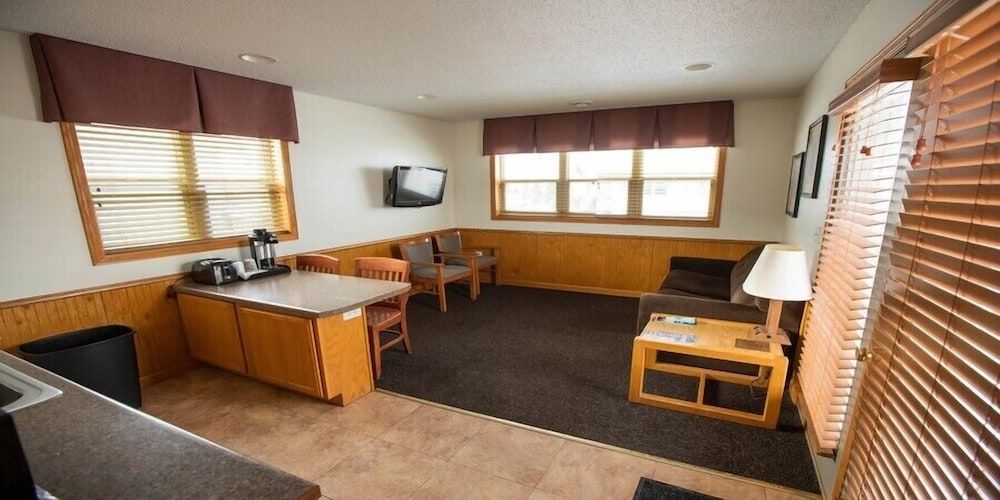 Grand Hinckley RV Resort - photo 16