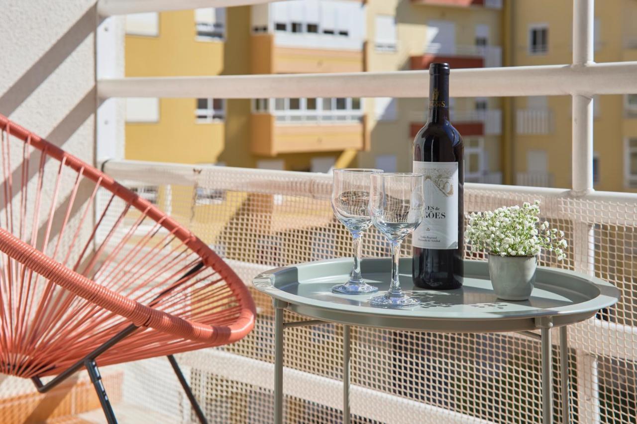 Spacious Apt Near Beach & Train By TimeCooler — 4-Star Luxury Hotel in Setubal, Portugal
