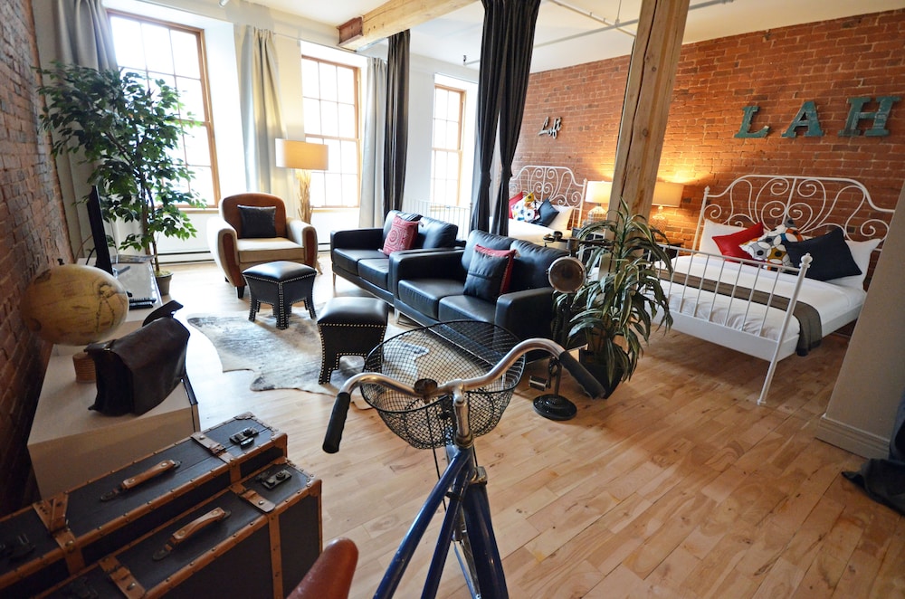 LikeAHotel Les McGill Vieux Montreal — 4-Star Luxury Hotel in Montreal, Canada
