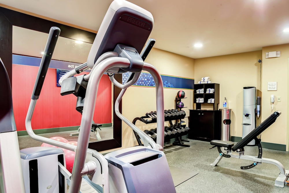 Hampton Inn St. Joseph - photo 25