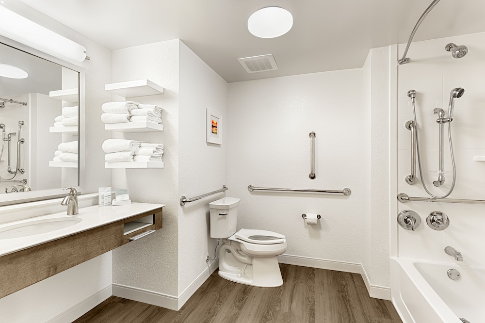 Hampton Inn Georgetown Marina - photo 20