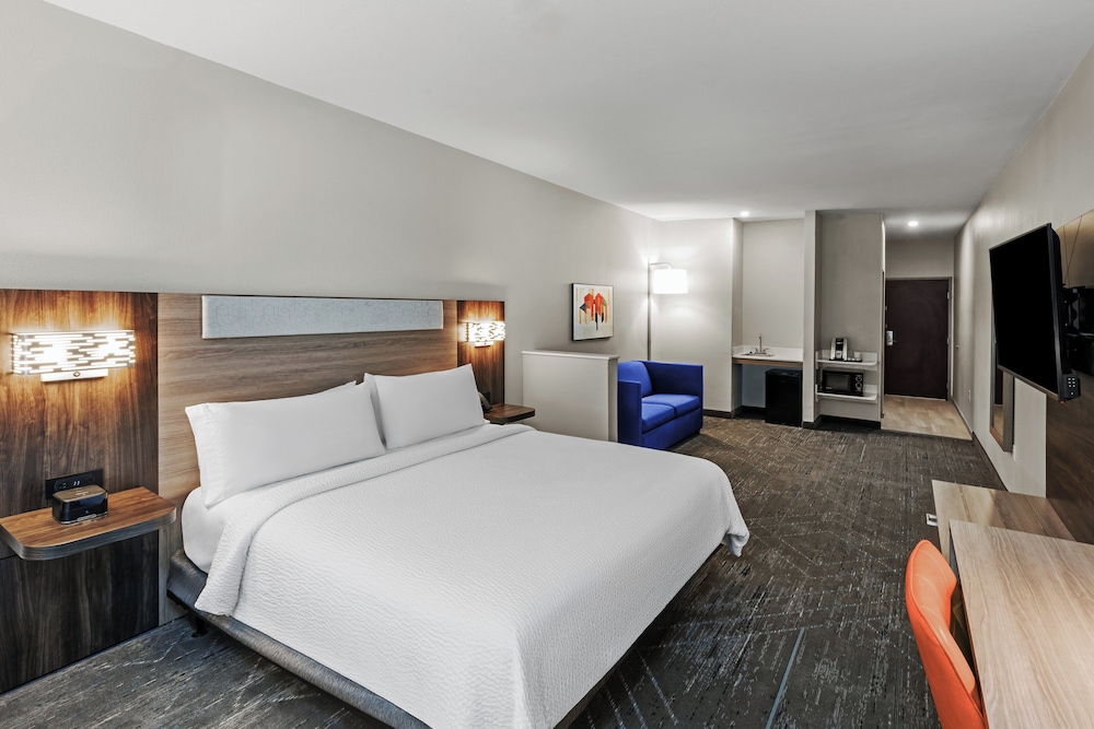 Holiday Inn Express and Suites Henderson by IHG - photo 12