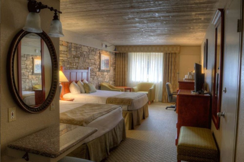 Inn of the Hills Resort and Conference Center - photo 16