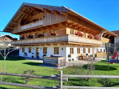 Ferienwohnungen Rohnbogner — hotel in Kreut